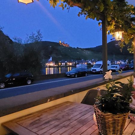 Gaestehaus Burgberg, Weinhaus Fries Kattenes Zewnętrze zdjęcie
