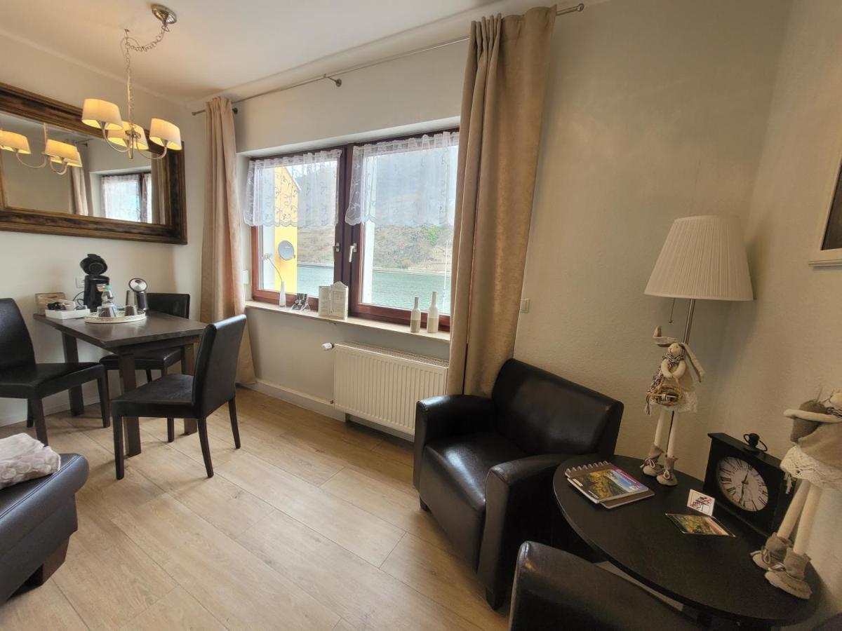 Gaestehaus Burgberg, Weinhaus Fries Kattenes Zewnętrze zdjęcie