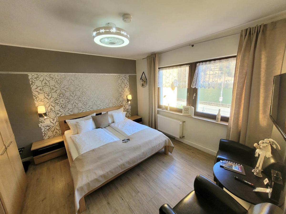 Gaestehaus Burgberg, Weinhaus Fries Kattenes Zewnętrze zdjęcie