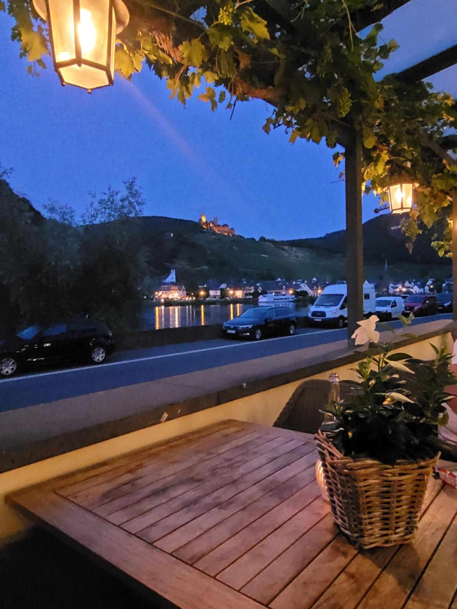 Gaestehaus Burgberg, Weinhaus Fries Kattenes Zewnętrze zdjęcie