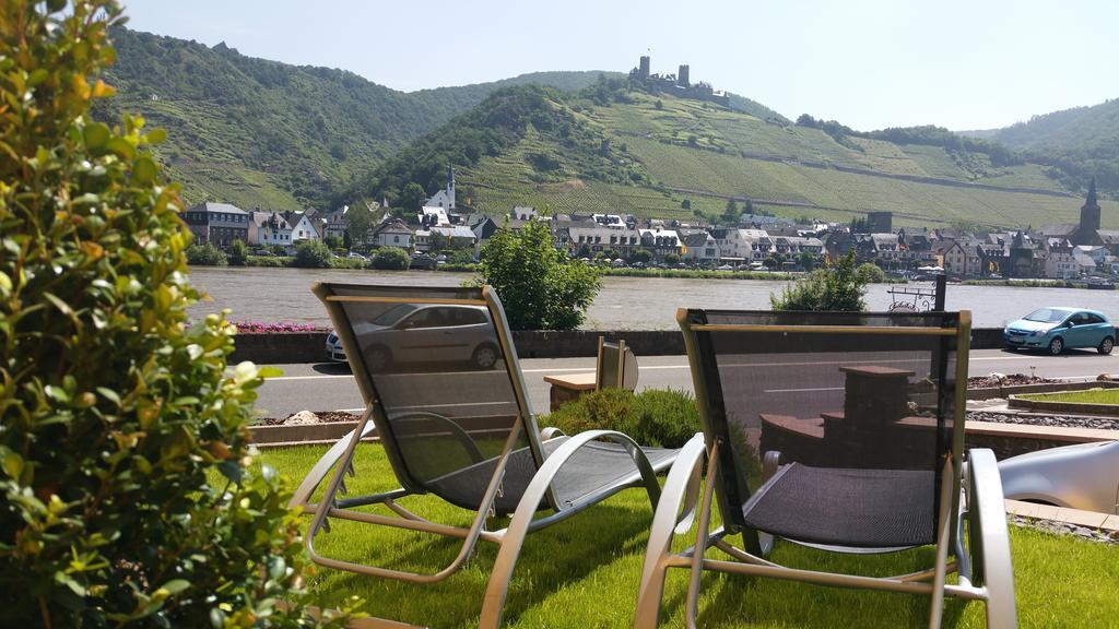 Gaestehaus Burgberg, Weinhaus Fries Kattenes Zewnętrze zdjęcie