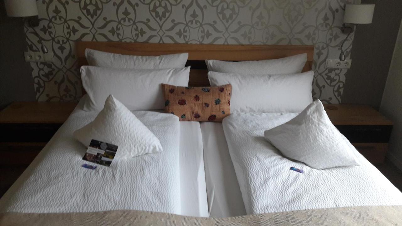 Gaestehaus Burgberg, Weinhaus Fries Kattenes Zewnętrze zdjęcie