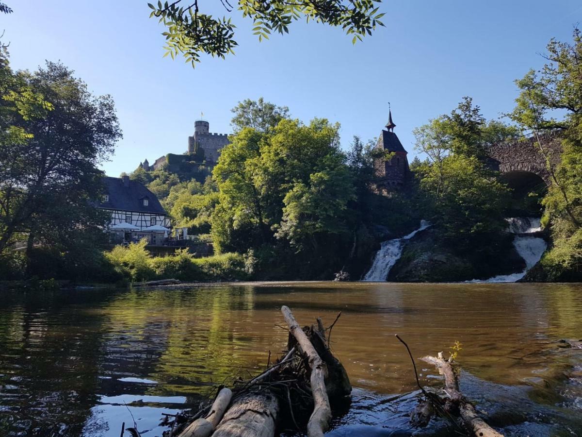 Gaestehaus Burgberg, Weinhaus Fries Kattenes Zewnętrze zdjęcie